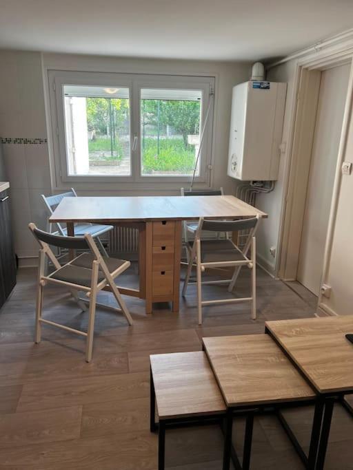 Appartement Avec Garage Et Terrasse Bourges Exterior foto