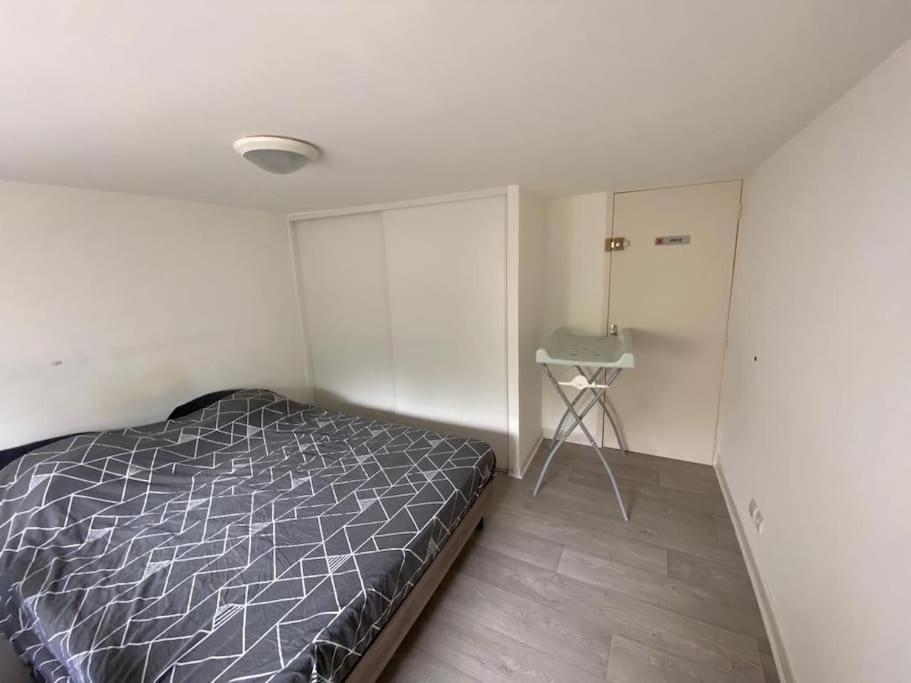 Appartement Avec Garage Et Terrasse Bourges Exterior foto
